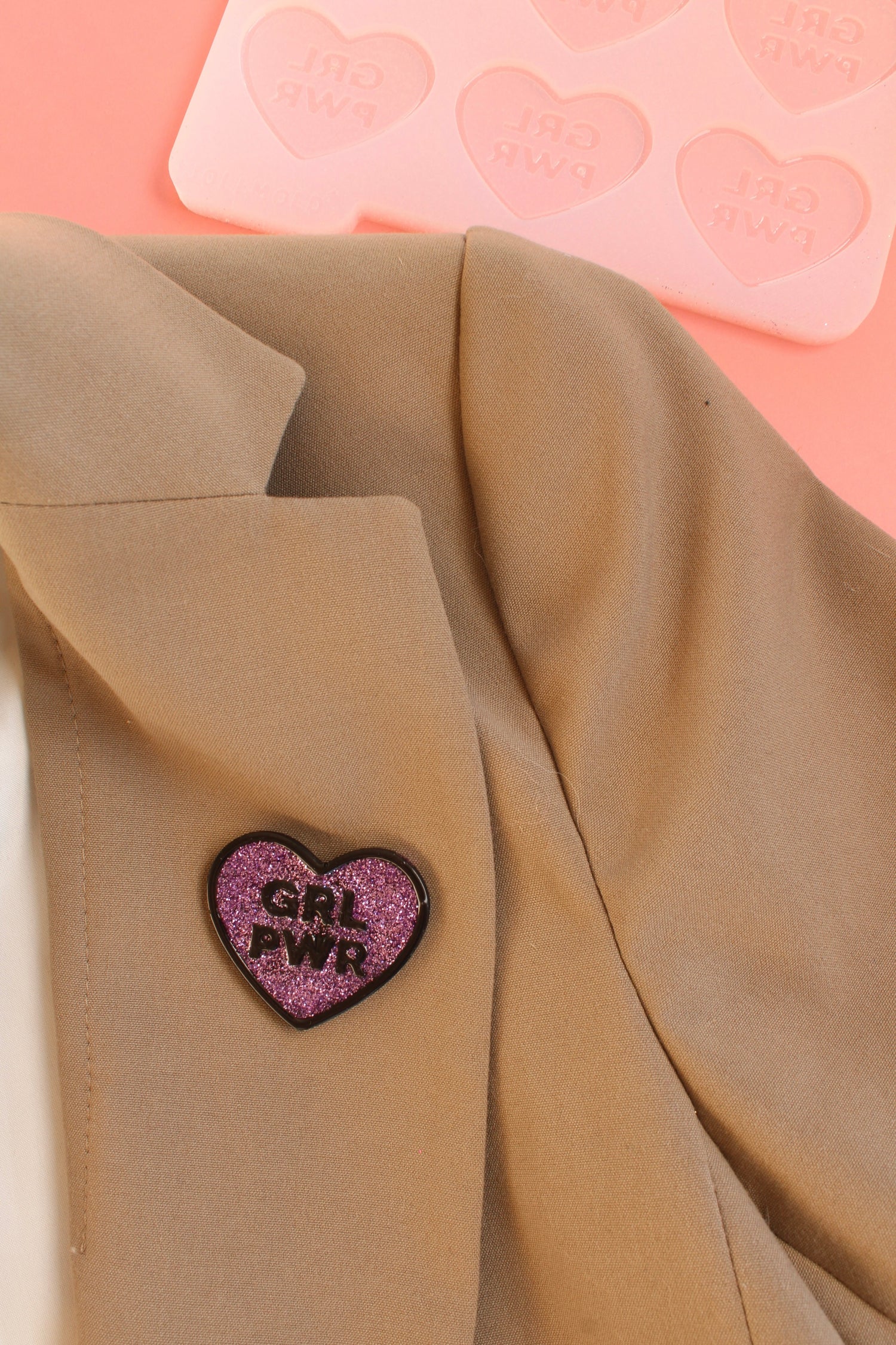 Moule silicone broche GIRL POWER - 6 broches