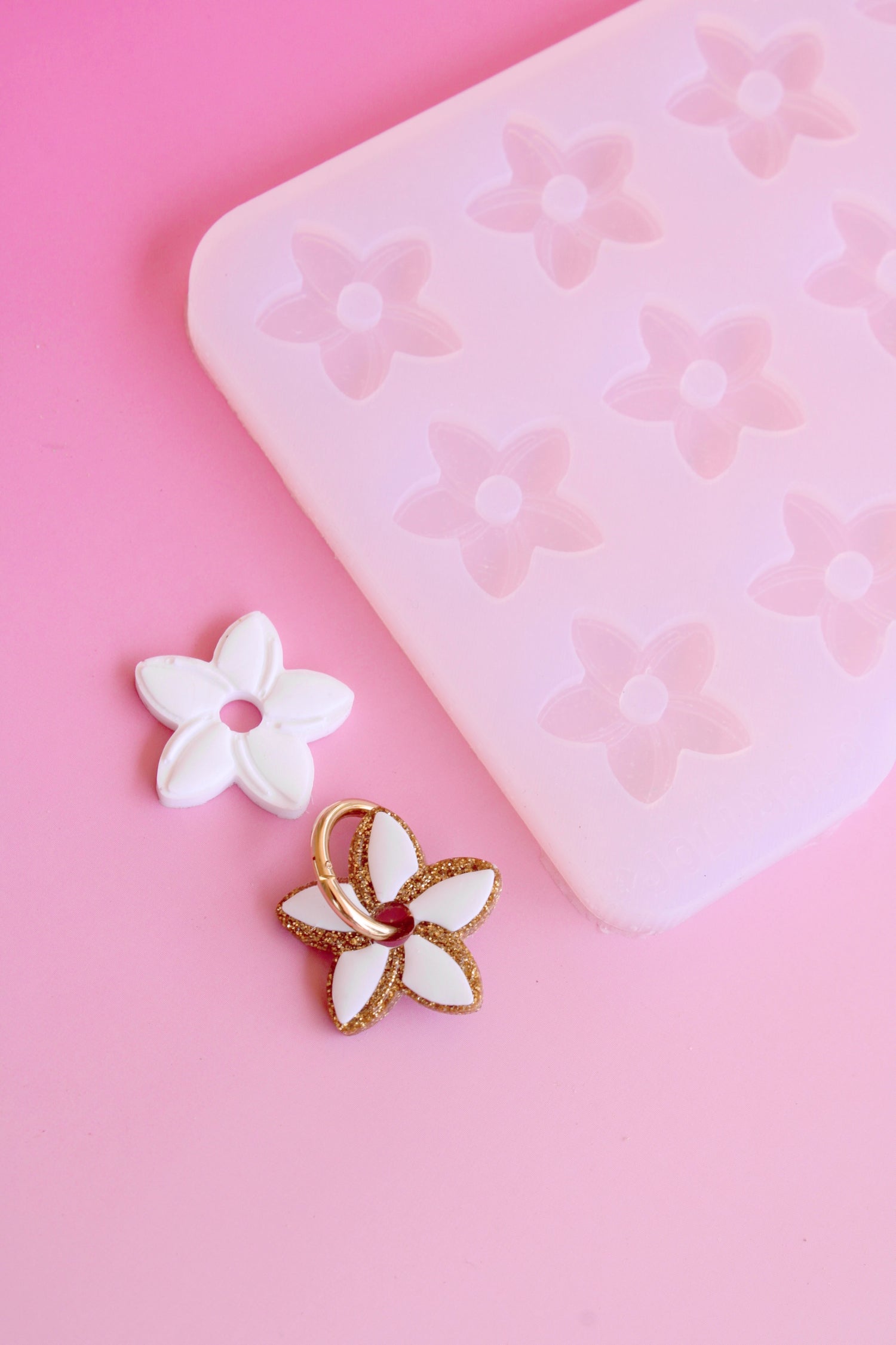 Moule silicone pampille PETITE FLEUR DE TIARE - 6 paires