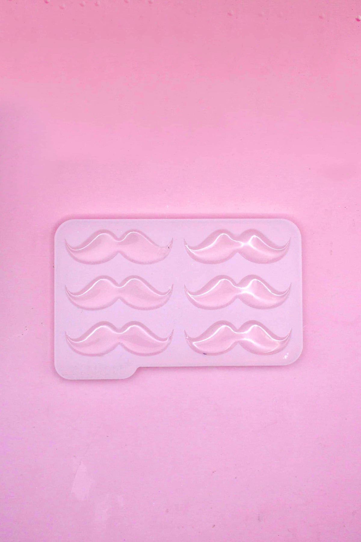 Moule silicone broche MOUSTACHE- 6 broches