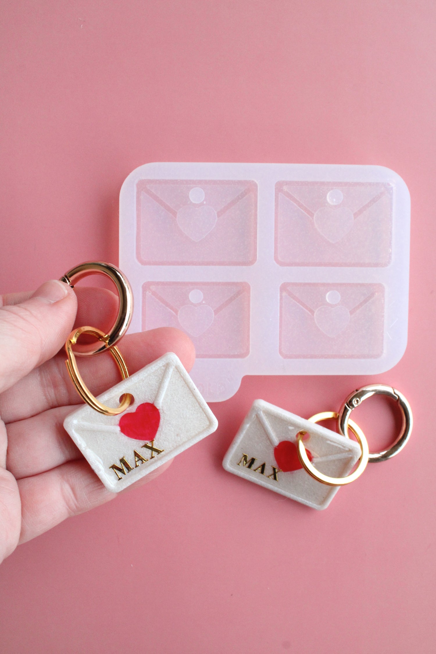 Moule silicone médaille ENVELOPPE COEUR - 2 tailles