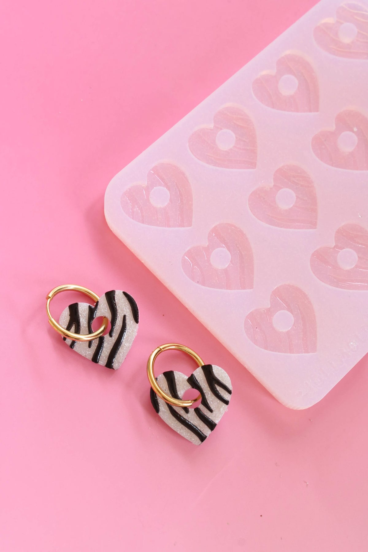 Moule silicone pampille COEUR ZEBRE - 6 paires