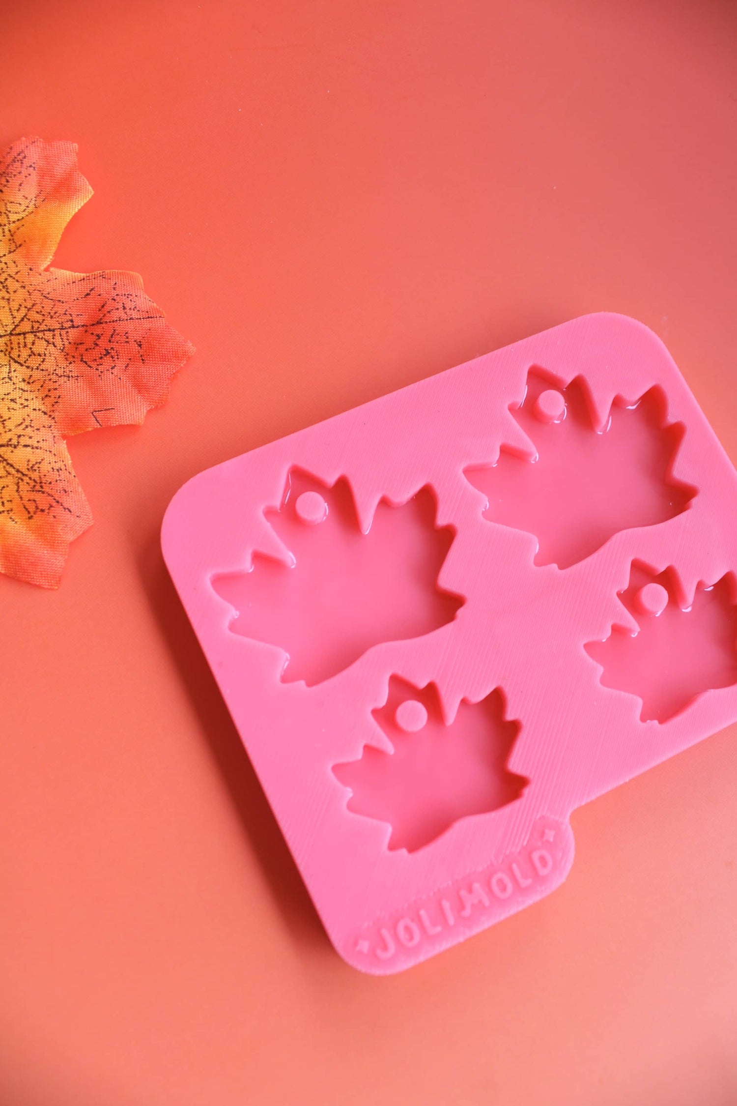 Moule silicone FEUILLE ERABLE 2 tailles