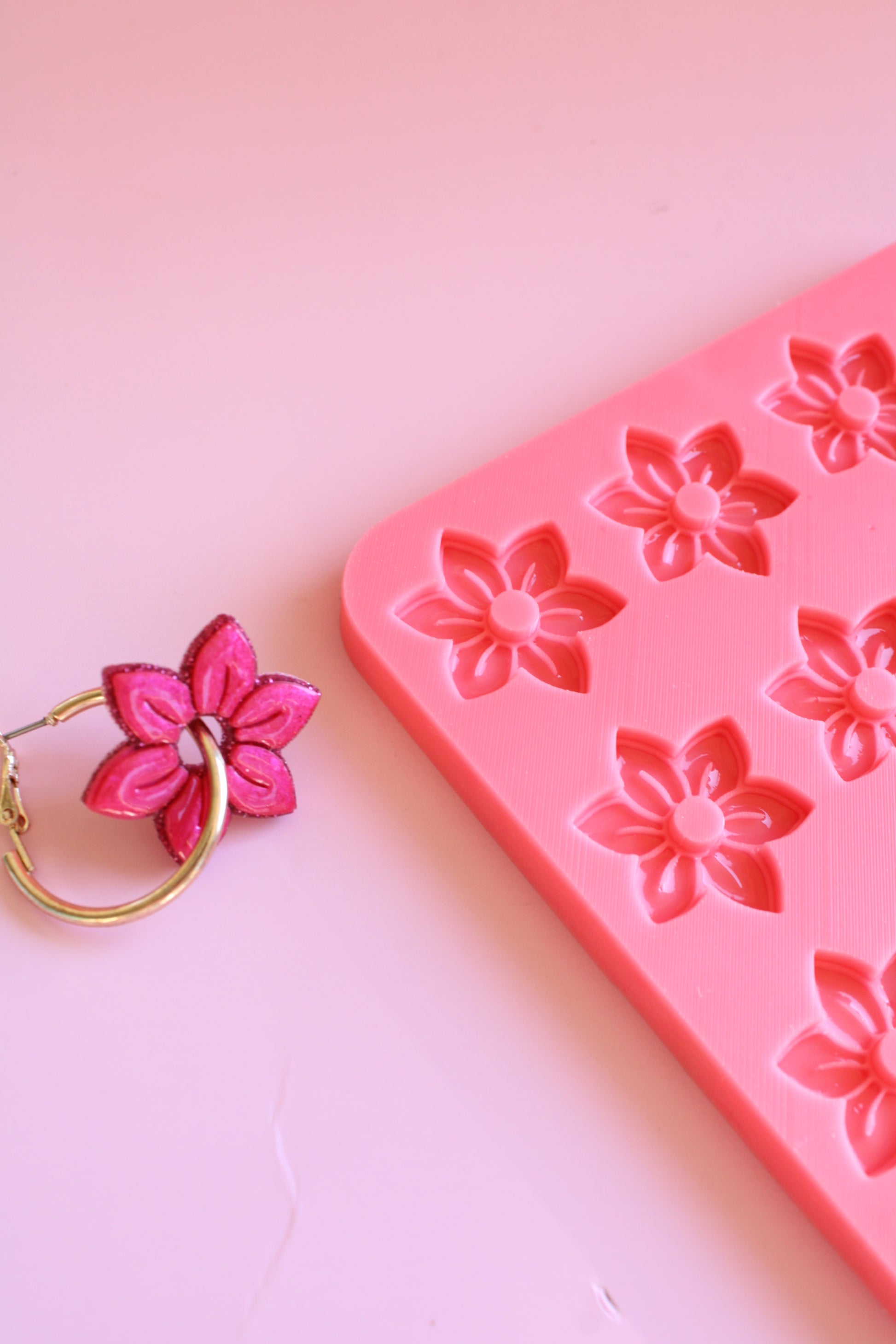 Moule silicone pampille FLEUR ROSE DE L'HIVER- 6 paires