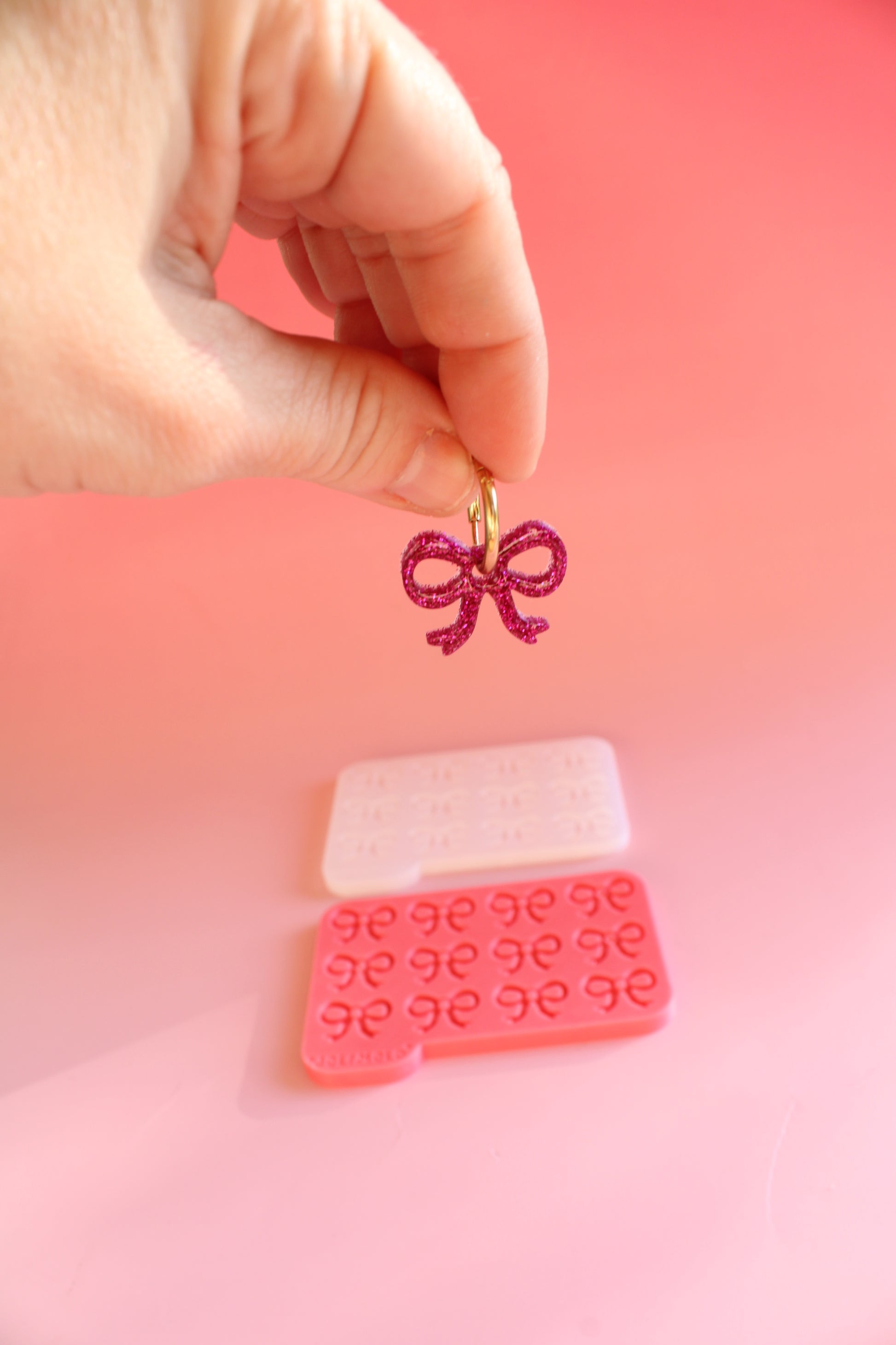 Moule silicone pampille NOEUD RUBAN - 6 paires