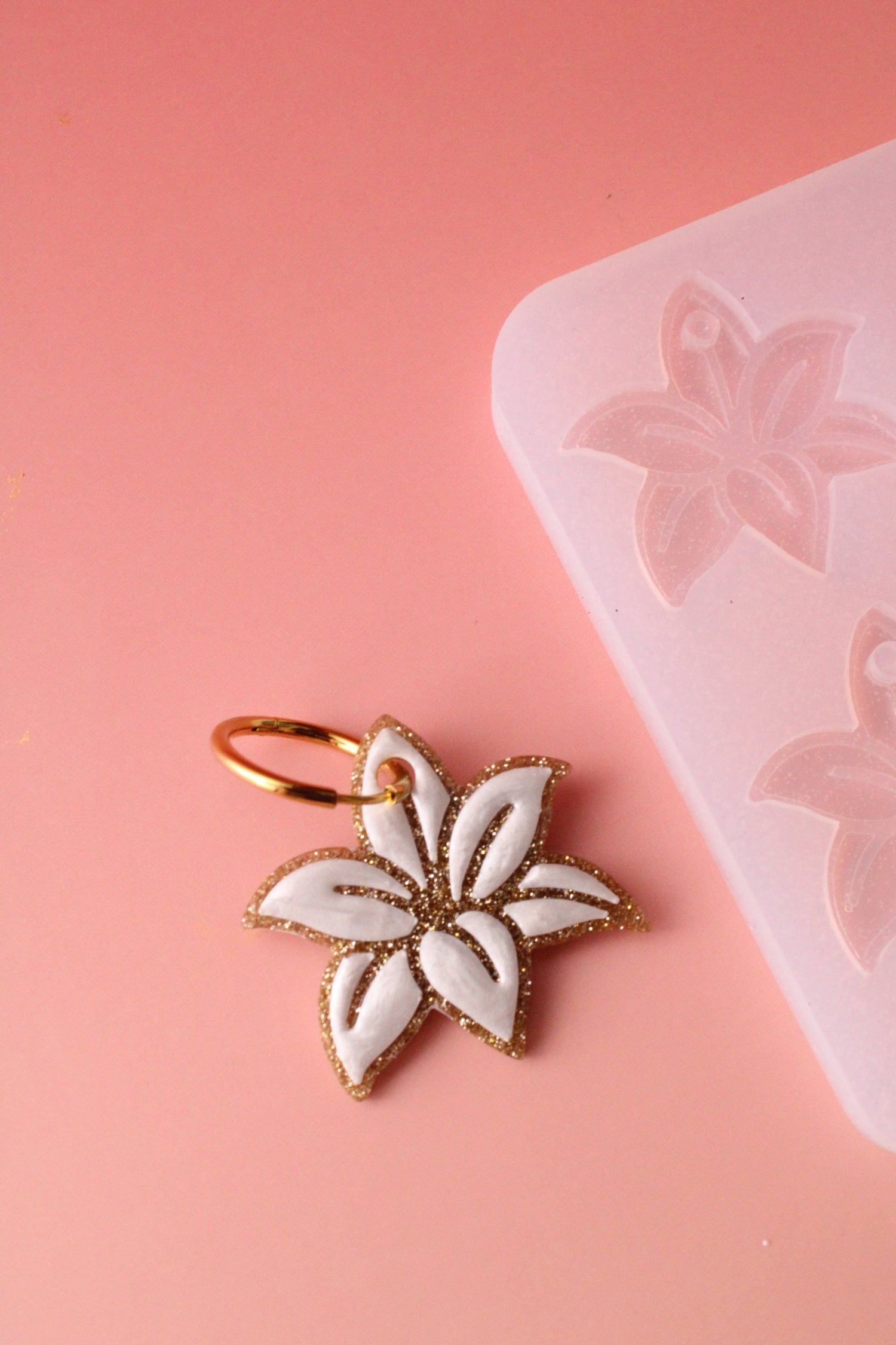 Moule silicone pampille FLEUR DE LYS - 6 paires