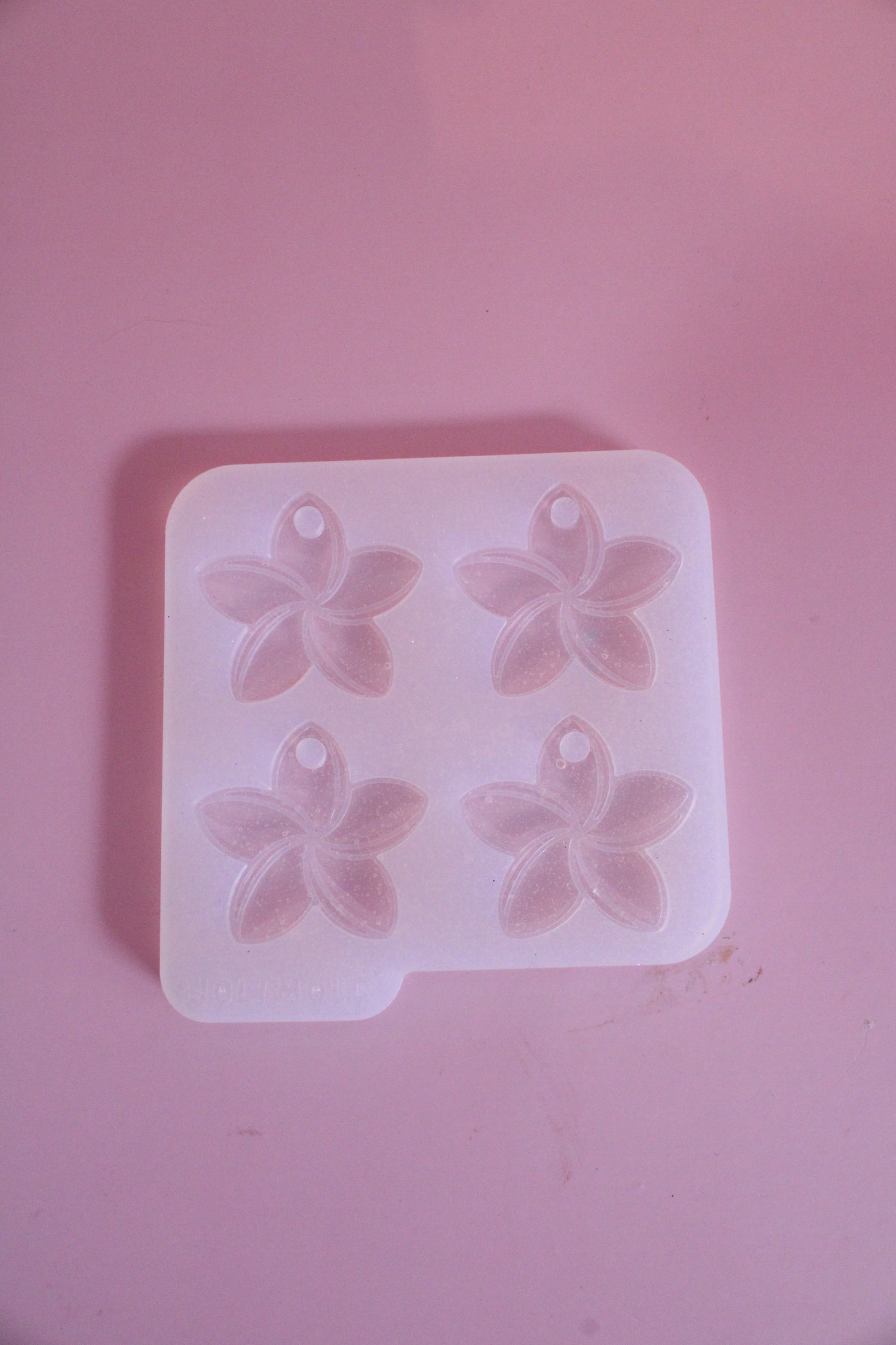 Moule silicone médaille / porté-clé FLEUR DE TIARE - 4 pièces