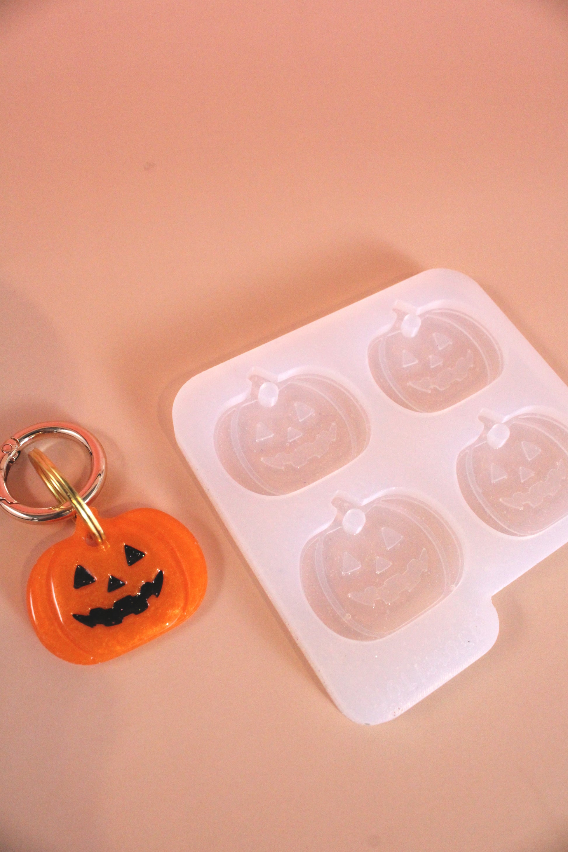 Moule silicone médaille CITROUILLE HALLOWEEN - 4 formes