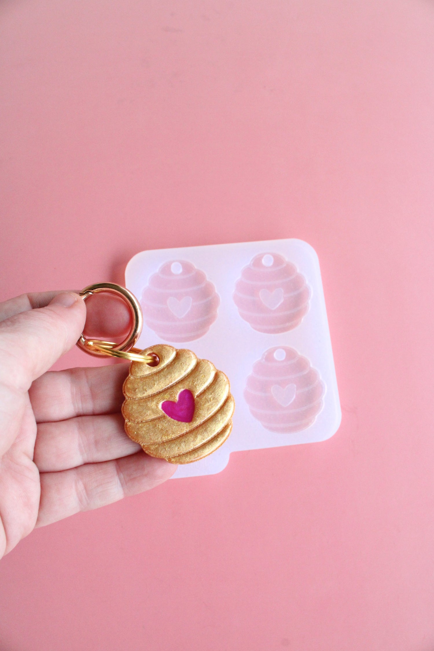 Moule silicone médaille/porte-clés RUCHE - 4 formes