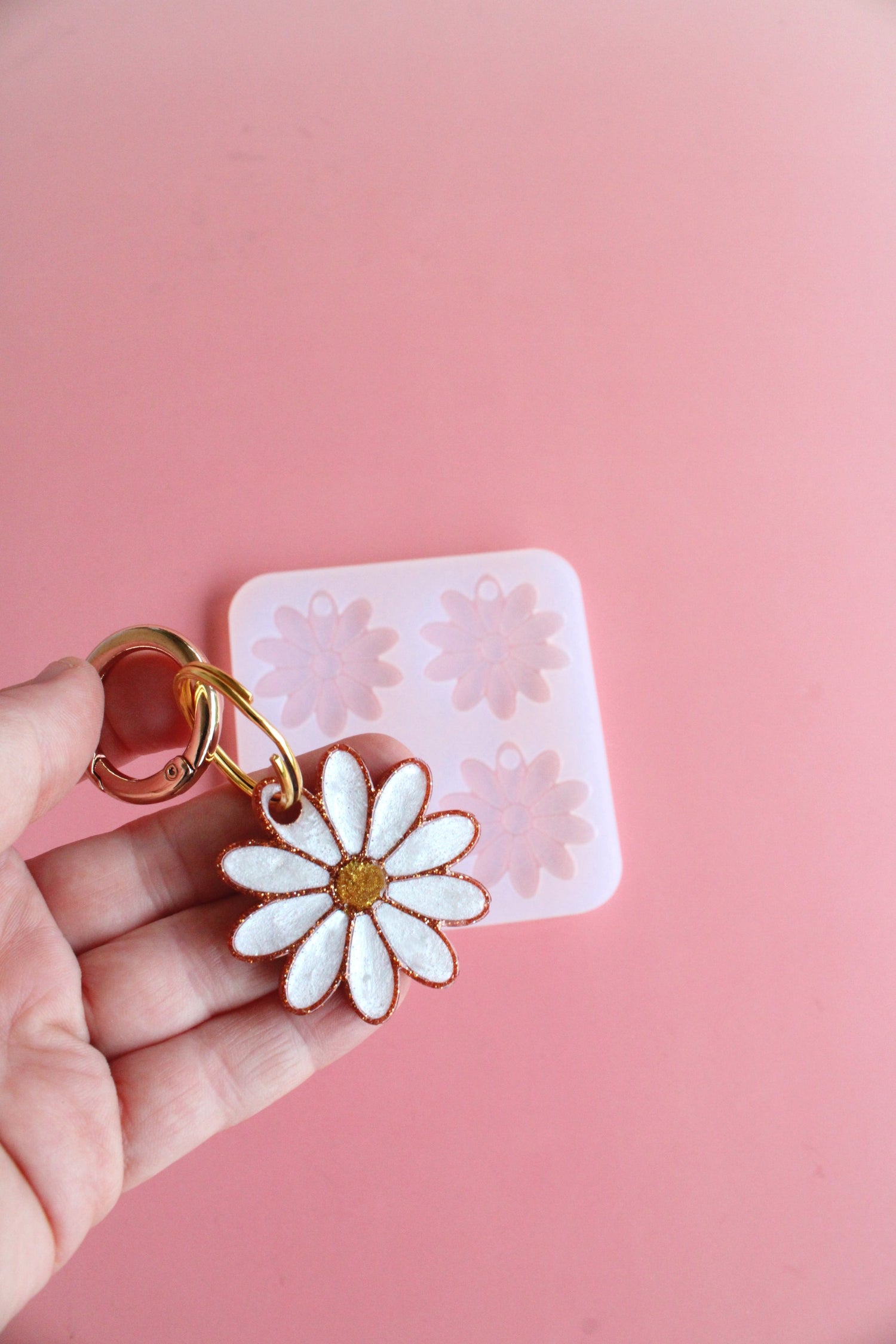 Moule silicone médaille/porte-clés MARGUERITE - 4 formes