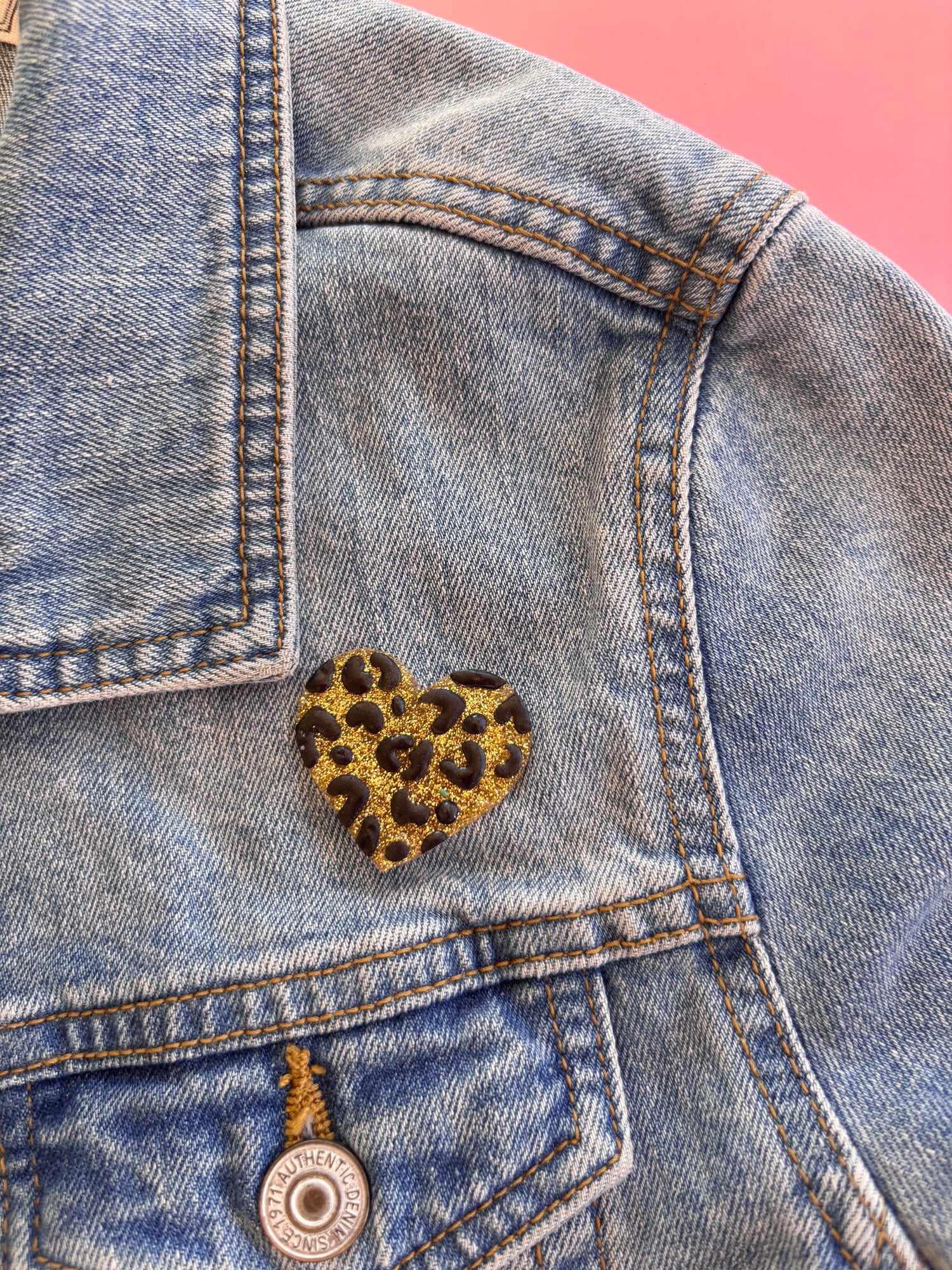 Moule silicone broche COEUR LEOPARD - 6 broches