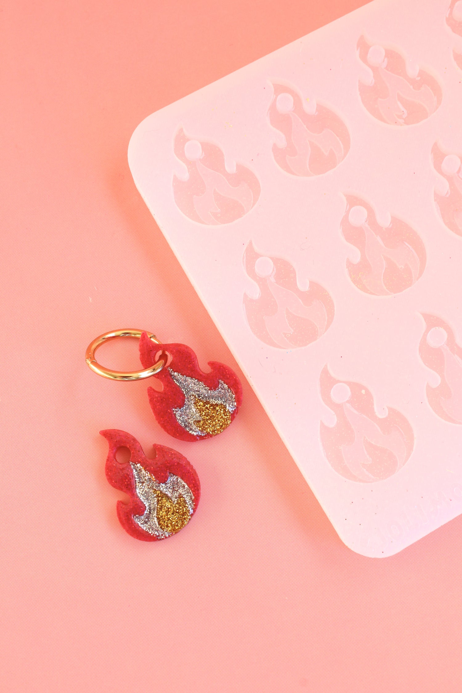 Moule silicone pampille FLAMME - 6 paires