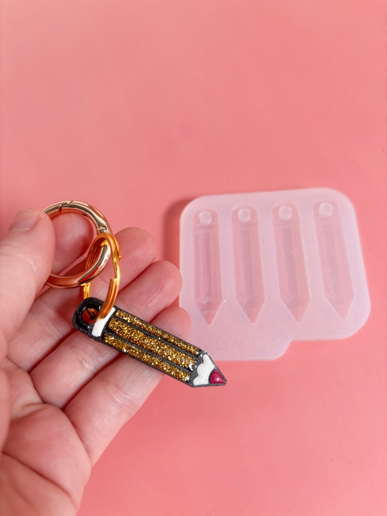 Moule silicone porte-clé CRAYON - 4 pièces