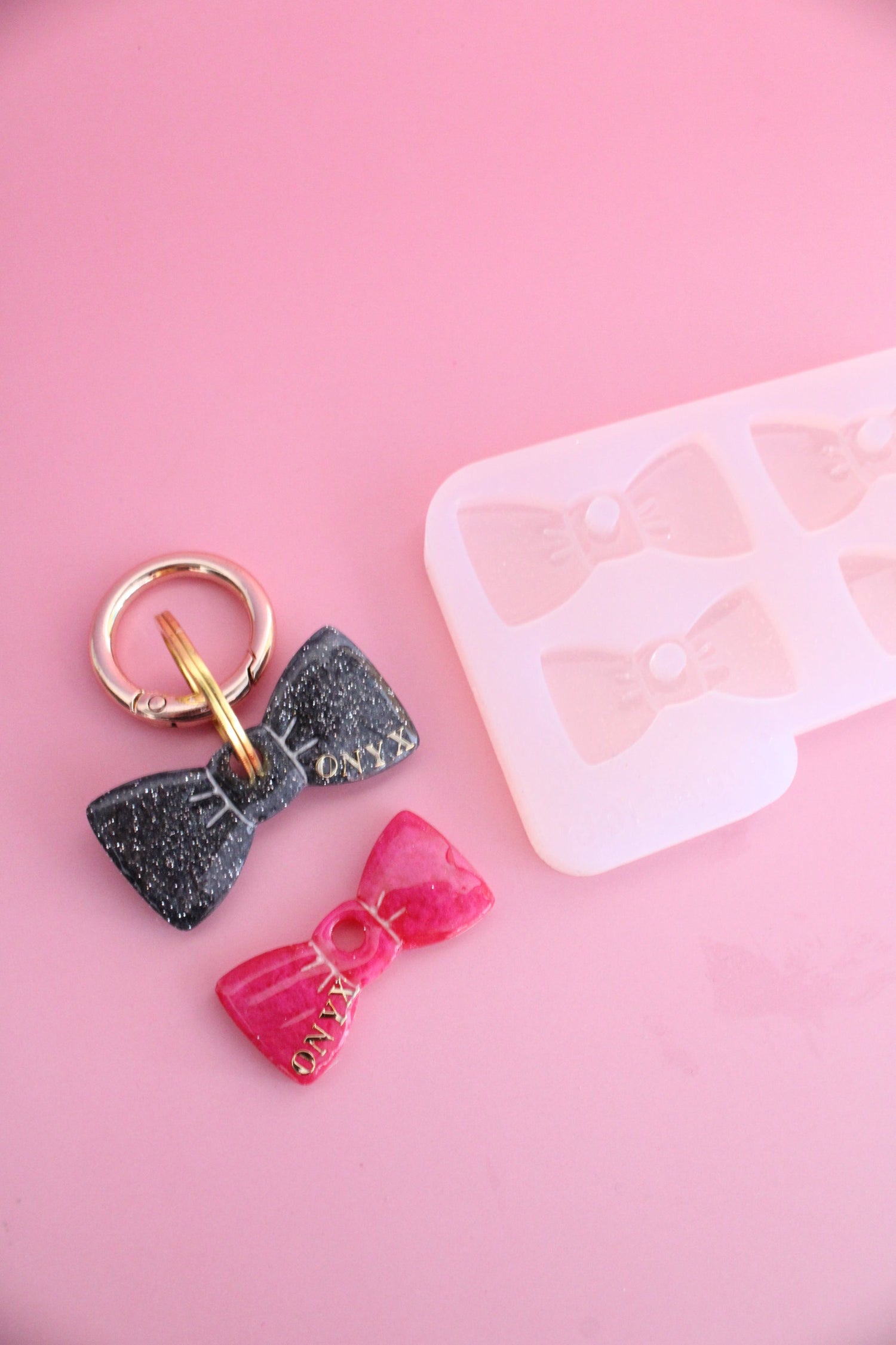 Moule silicone médaille NOEUD PAPILLON - 2 tailles