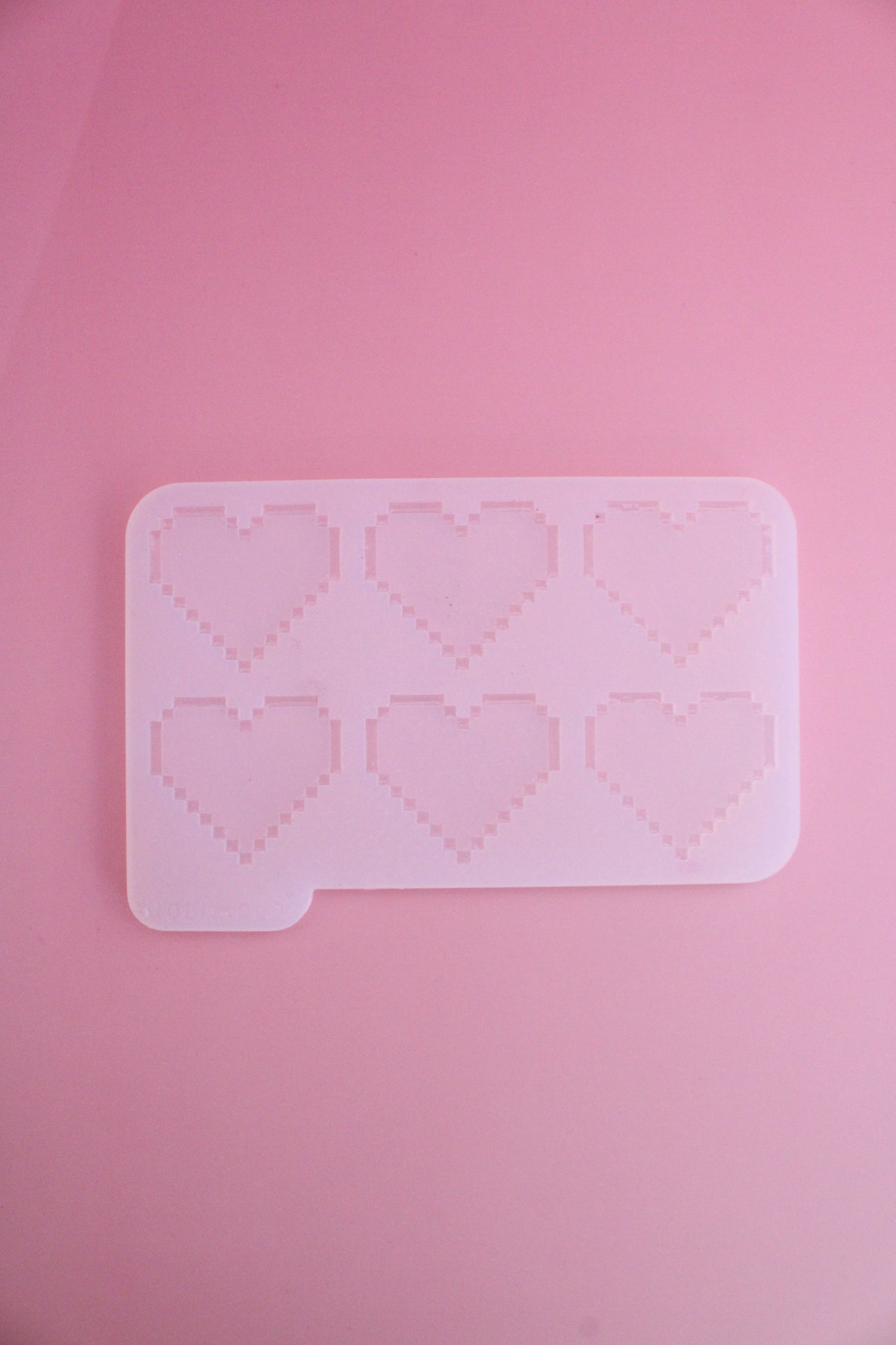 Moule silicone broche COEUR PIXEL - 6 broches