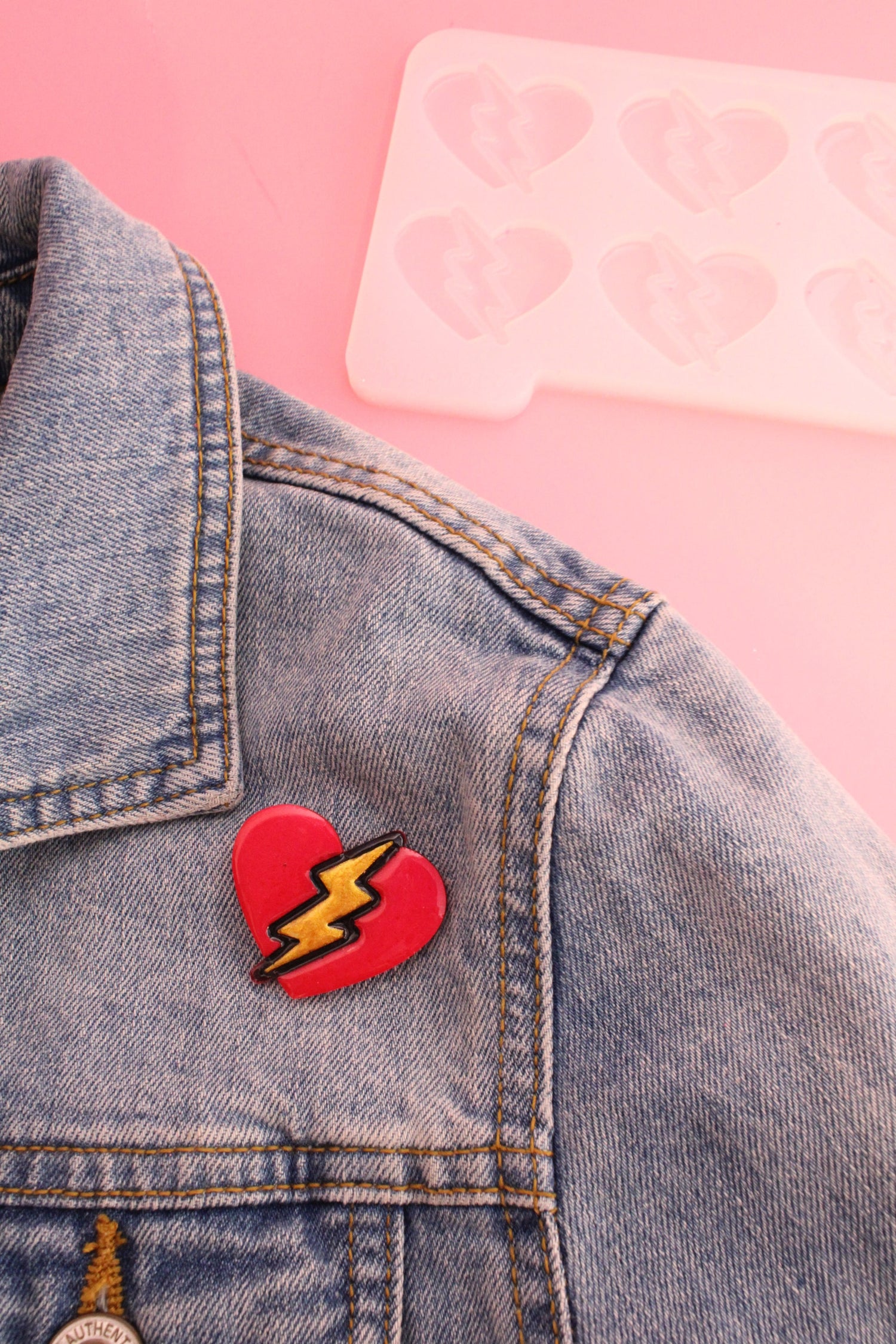 Moule silicone broche AMOUR ECLAIR - 6 broches