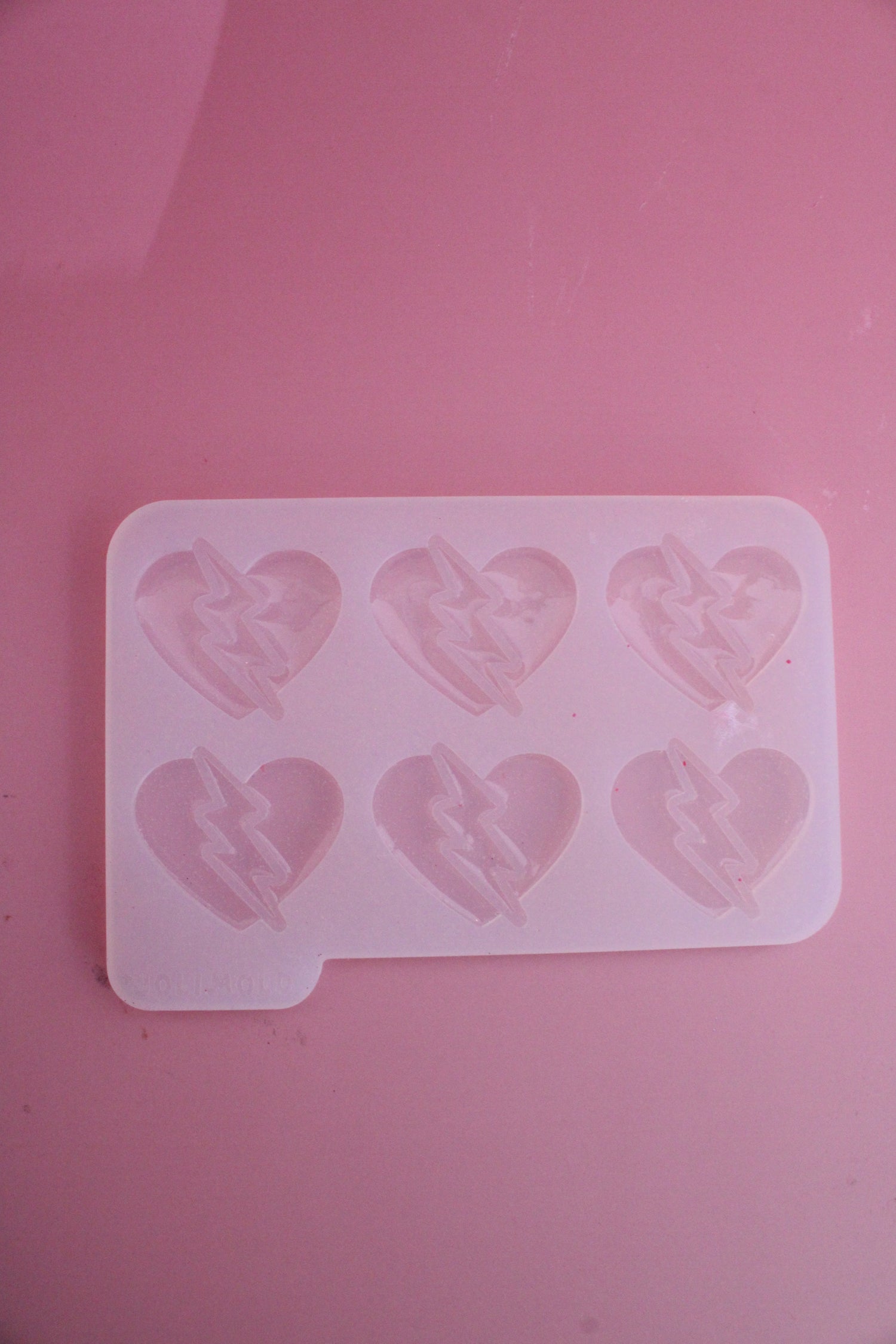 Moule silicone broche AMOUR ECLAIR - 6 broches