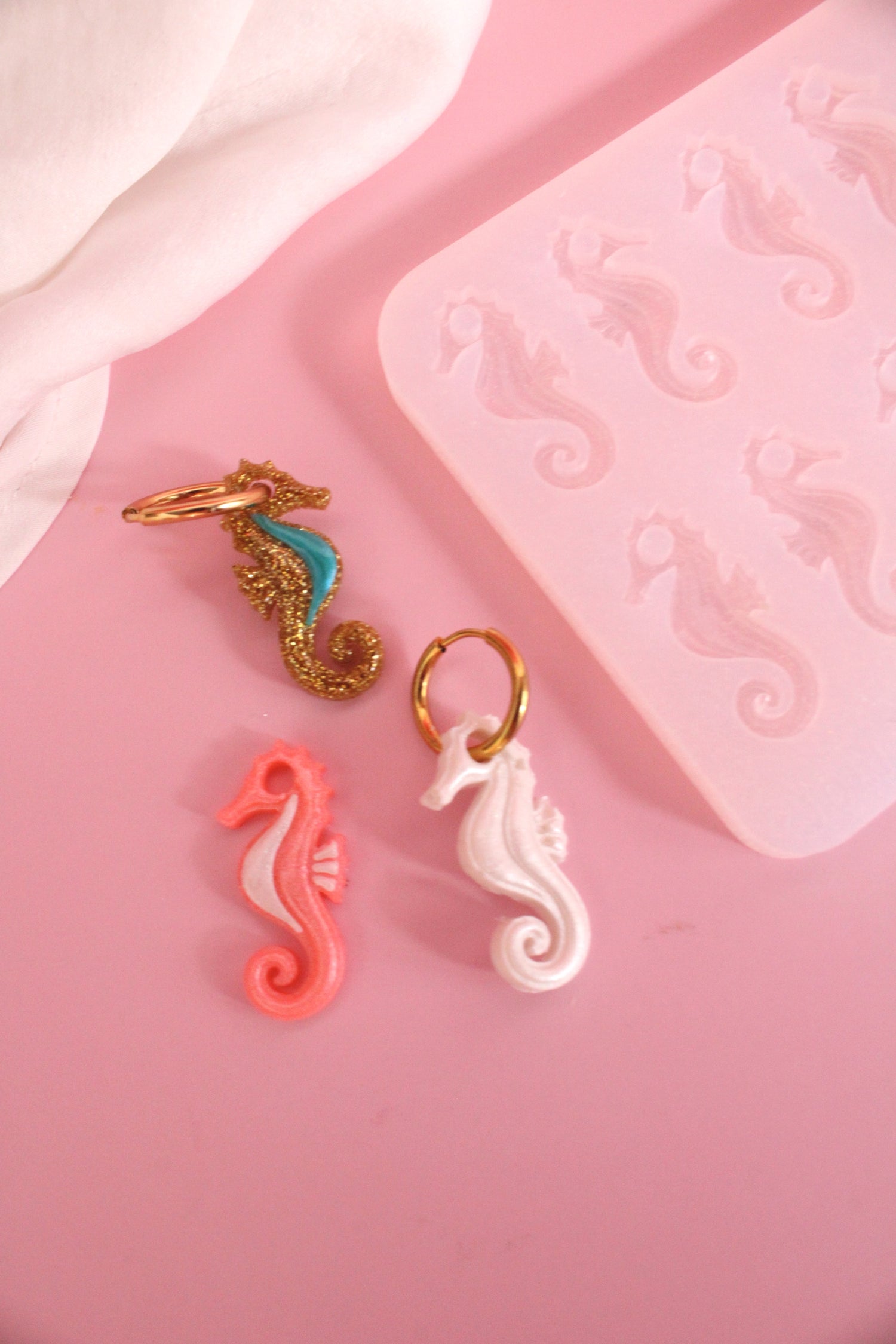 Moule silicone pampille HIPPOCAMPE - 6 paires