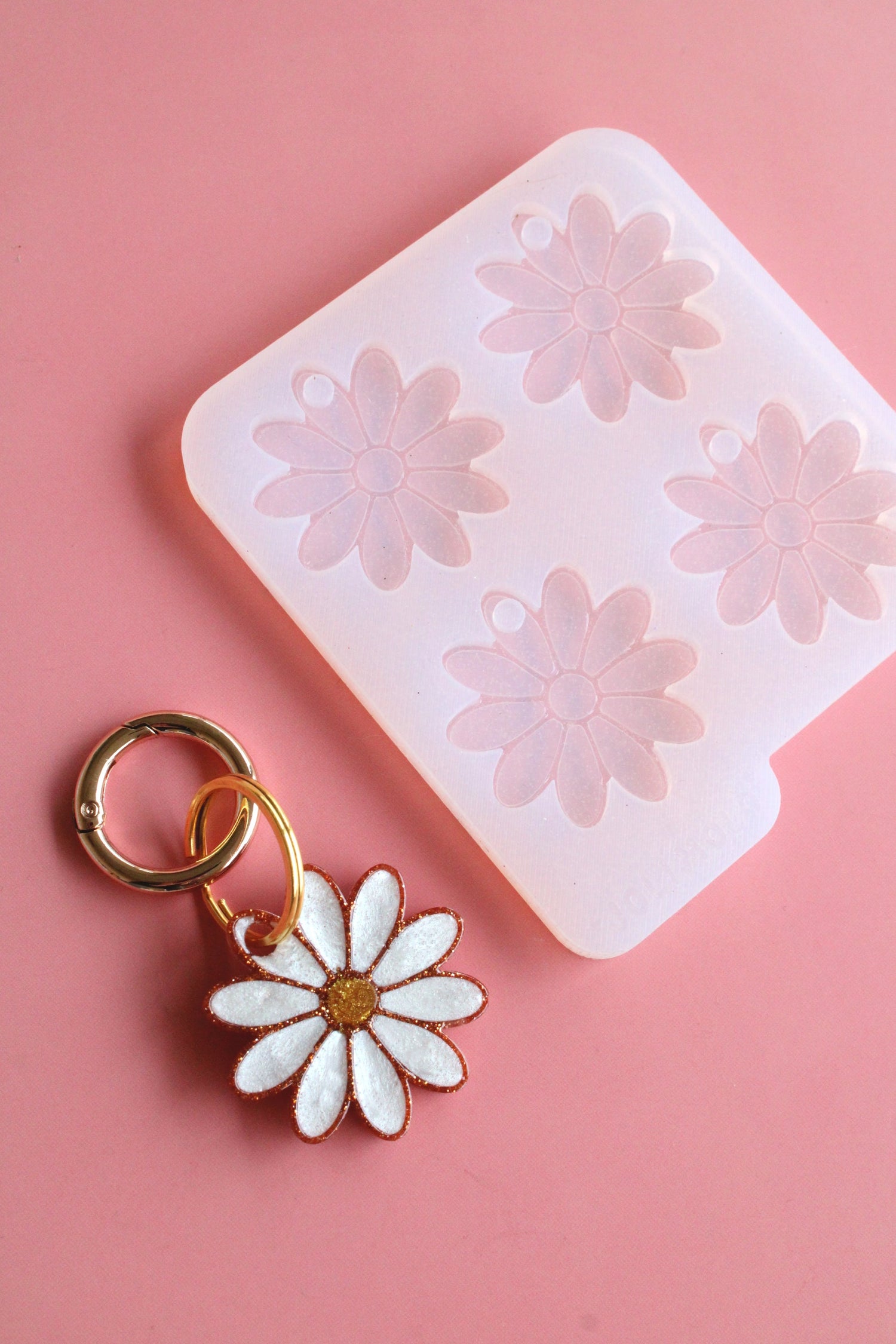 Moule silicone médaille/porte-clés MARGUERITE - 4 formes
