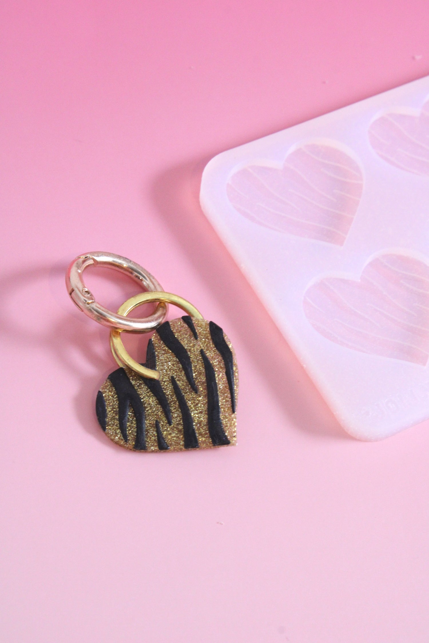 Moule silicone médaille / porte-clé COEUR TIGRE - 4 pièces