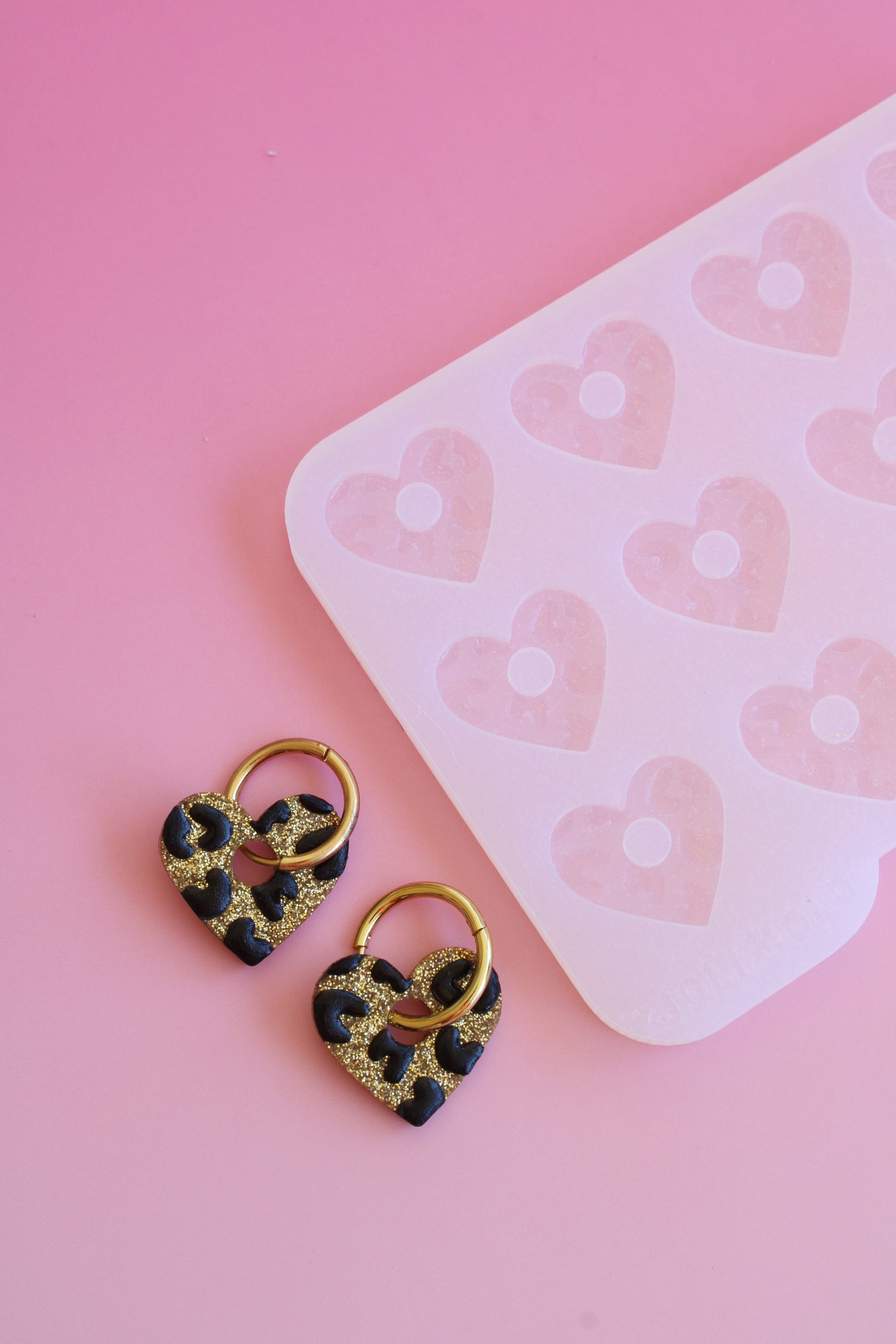 Moule silicone pampille COEUR LEOPARD - 6 paires